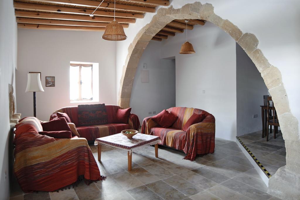 Palm Tree Oriental House And Homestay Polis Chambre photo